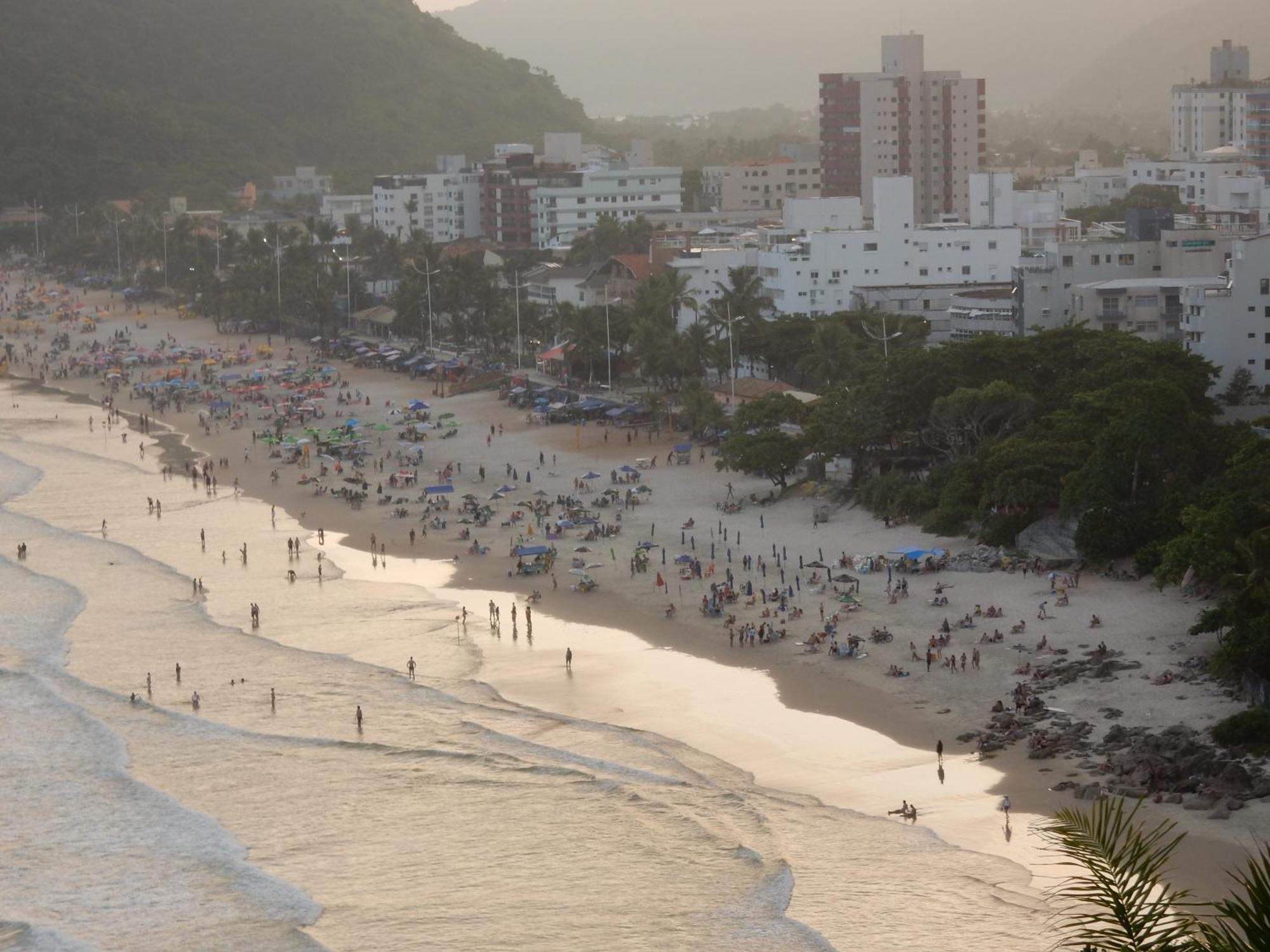 Casa Sete Enseada Ar Cond Suite E Estacionamento Gratis E Uma Otima Localizacao Na Enseada Guarujá Exterior foto